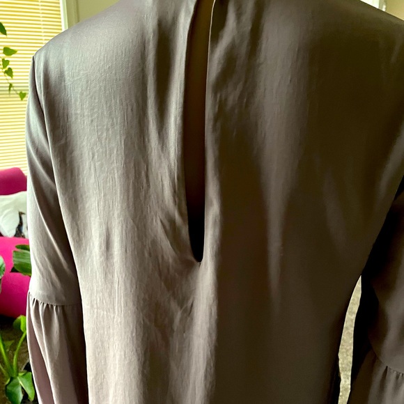 Soft polyester long tulip-sleeve blouse - Picture 2 of 8